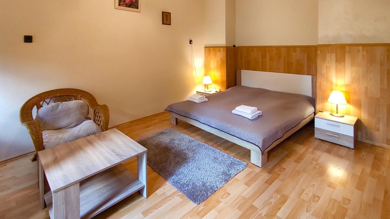 Afrodite Apartmanok Eger Luaran gambar