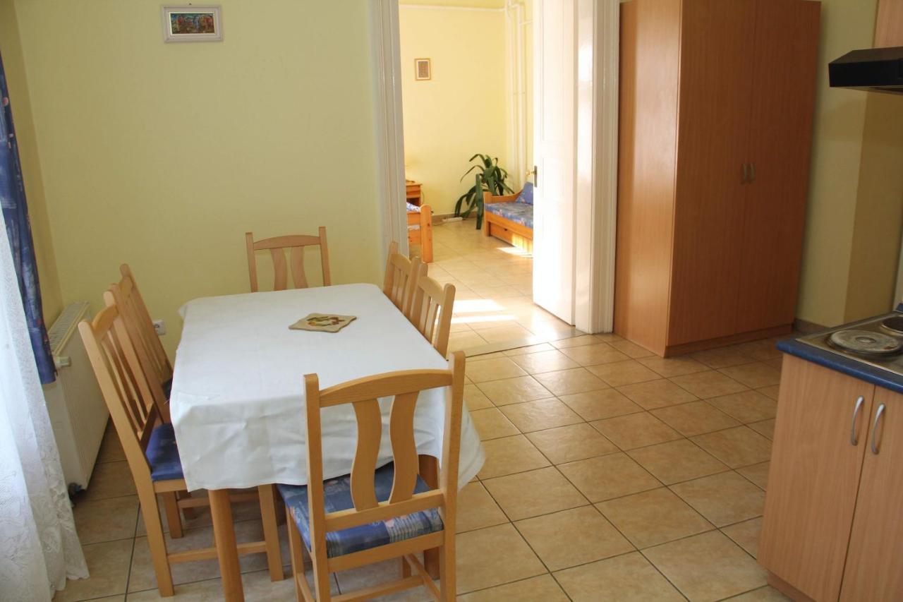 Afrodite Apartmanok Eger Luaran gambar