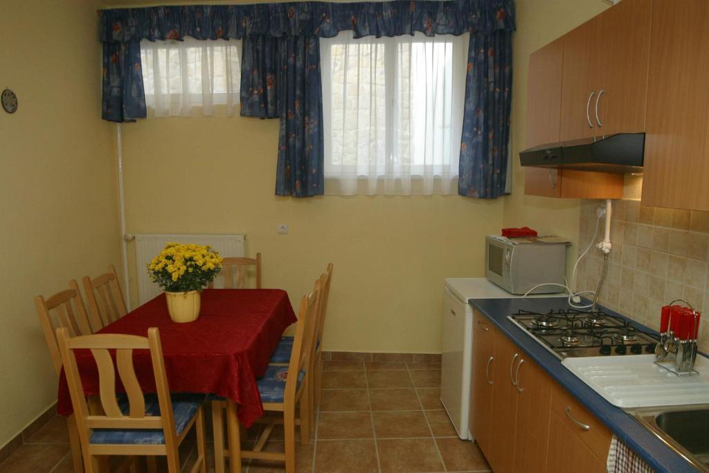 Afrodite Apartmanok Eger Bilik gambar
