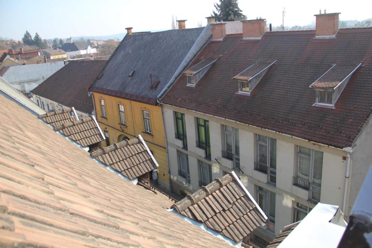 Afrodite Apartmanok Eger Luaran gambar
