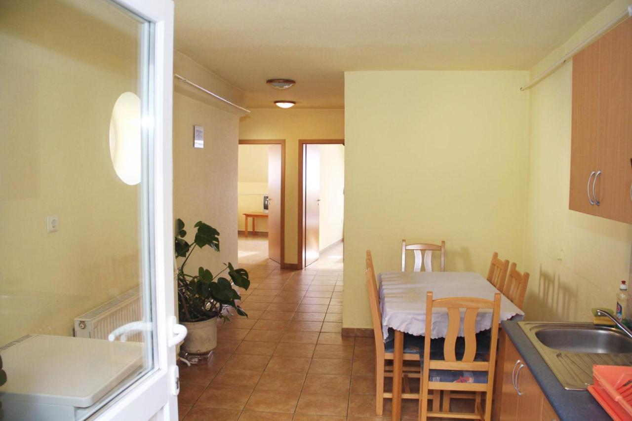 Afrodite Apartmanok Eger Luaran gambar