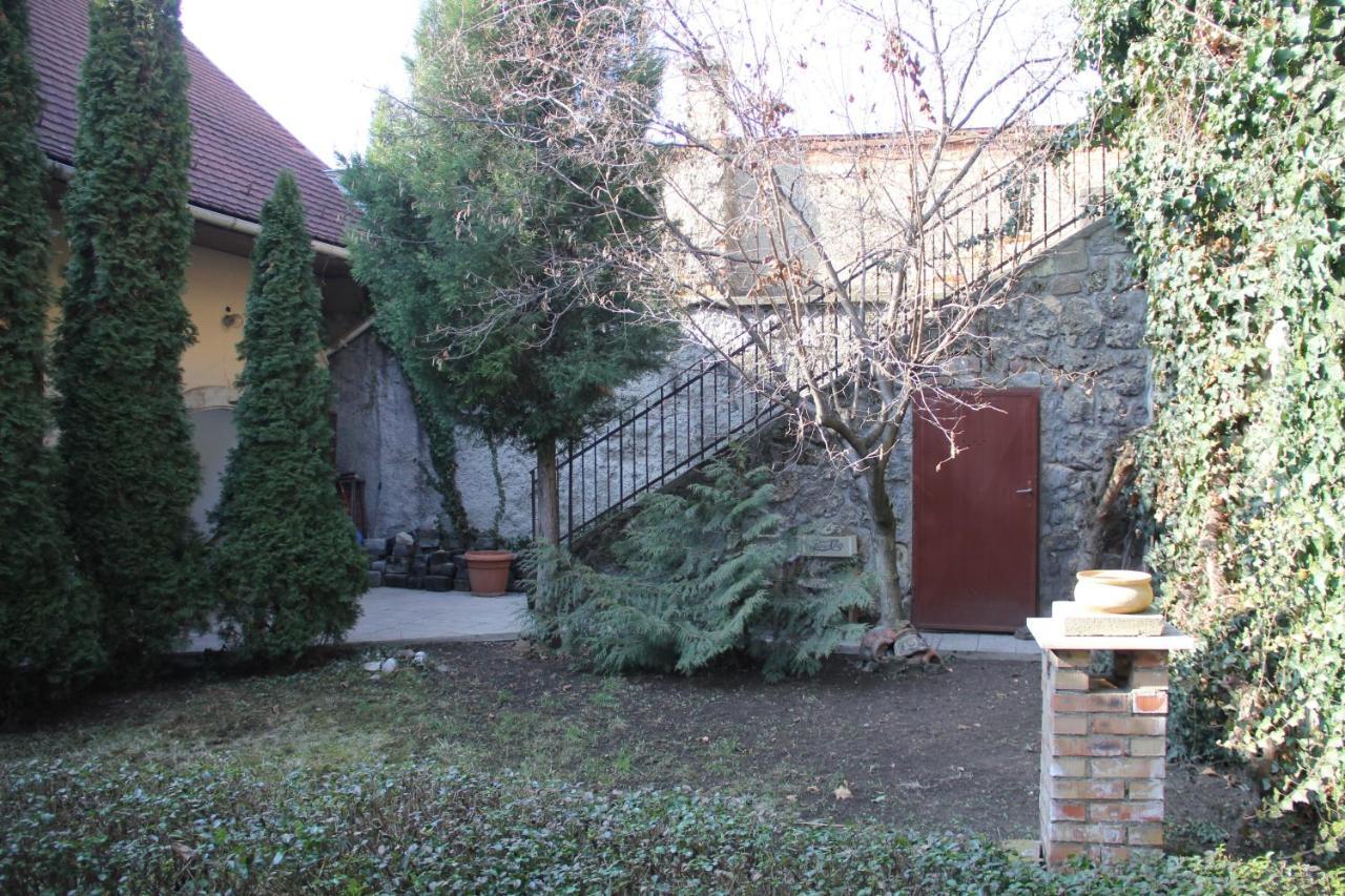 Afrodite Apartmanok Eger Luaran gambar