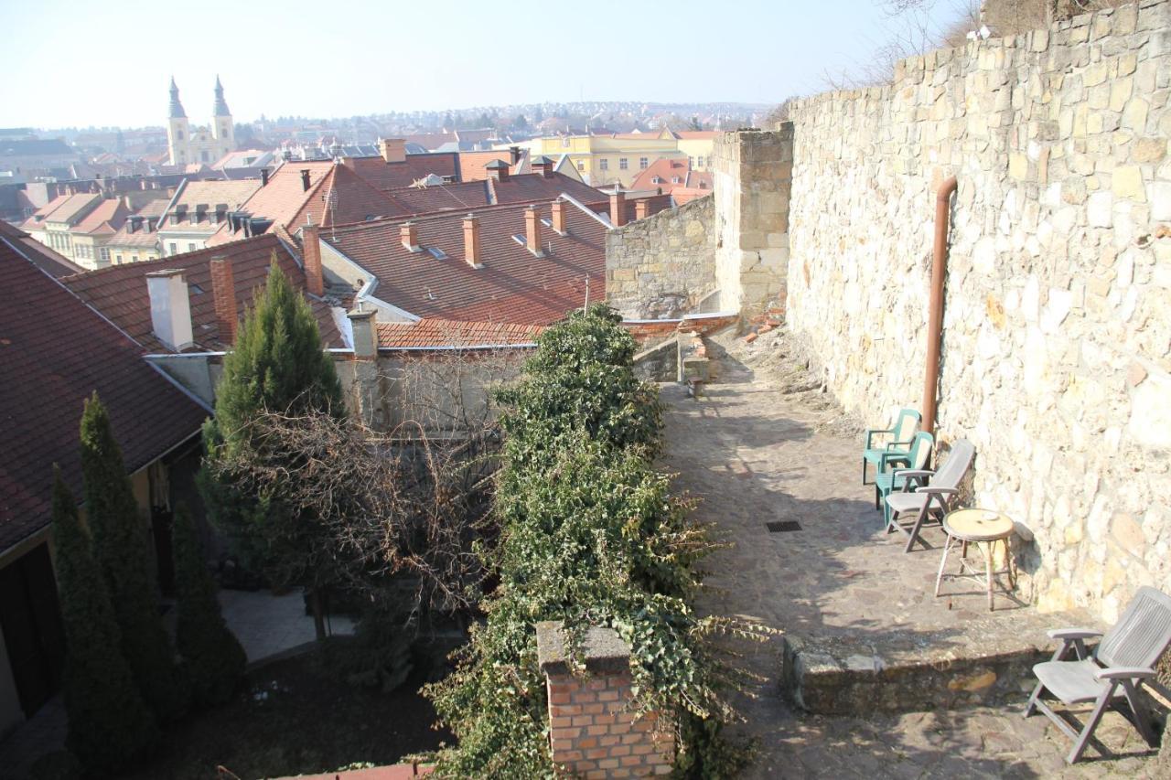 Afrodite Apartmanok Eger Luaran gambar