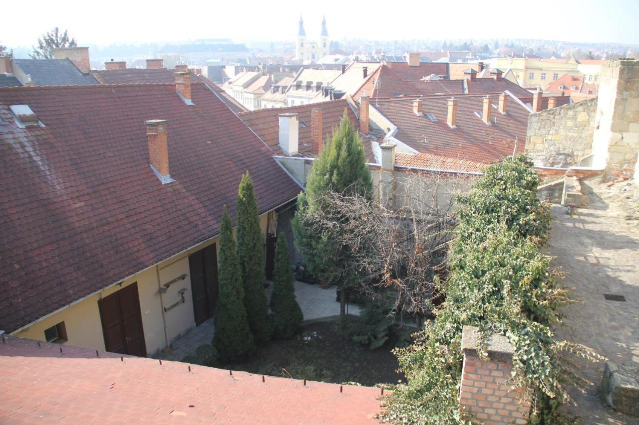Afrodite Apartmanok Eger Luaran gambar