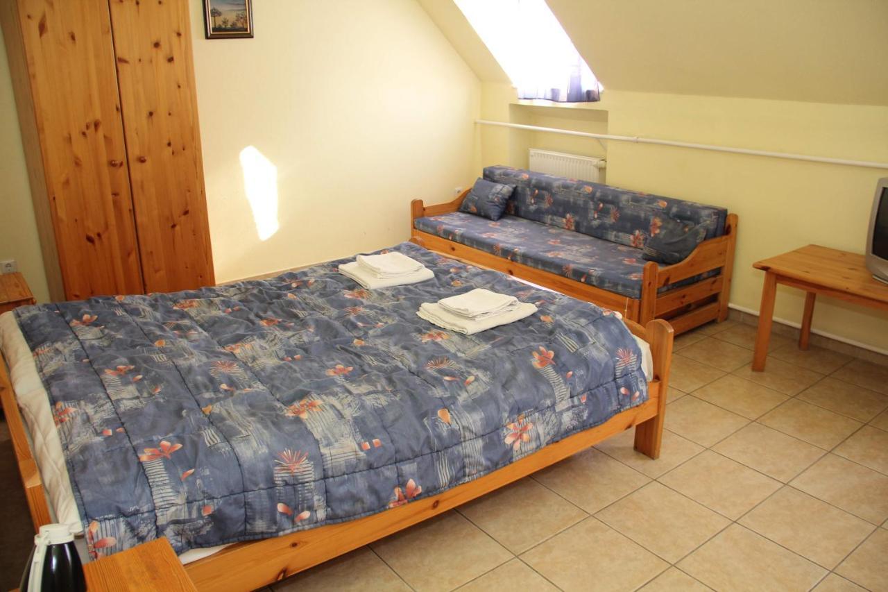 Afrodite Apartmanok Eger Luaran gambar