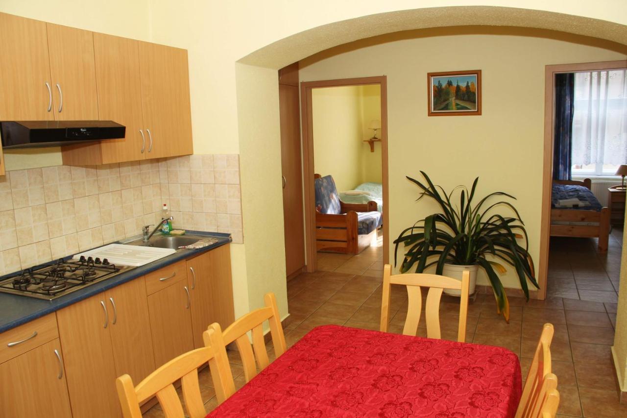Afrodite Apartmanok Eger Luaran gambar