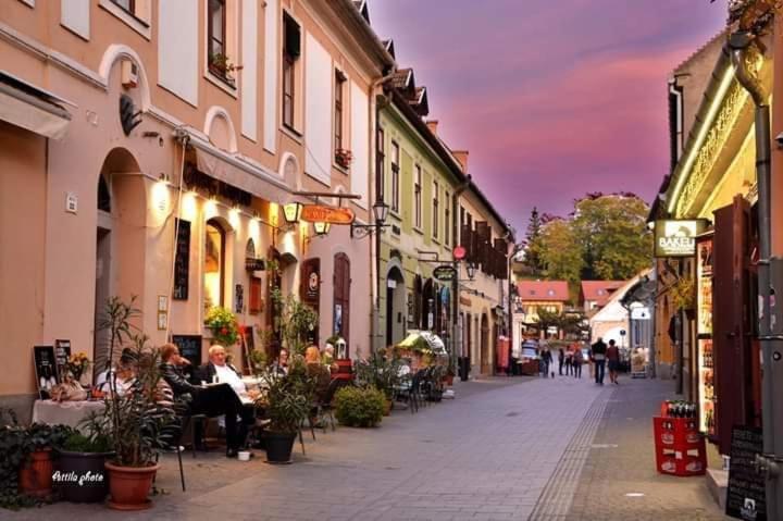 Afrodite Apartmanok Eger Luaran gambar